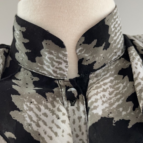 GO INTERNATIONAL | ABSTRACT HOUNDSTOOTH BLOUSE - Picture 6 of 8